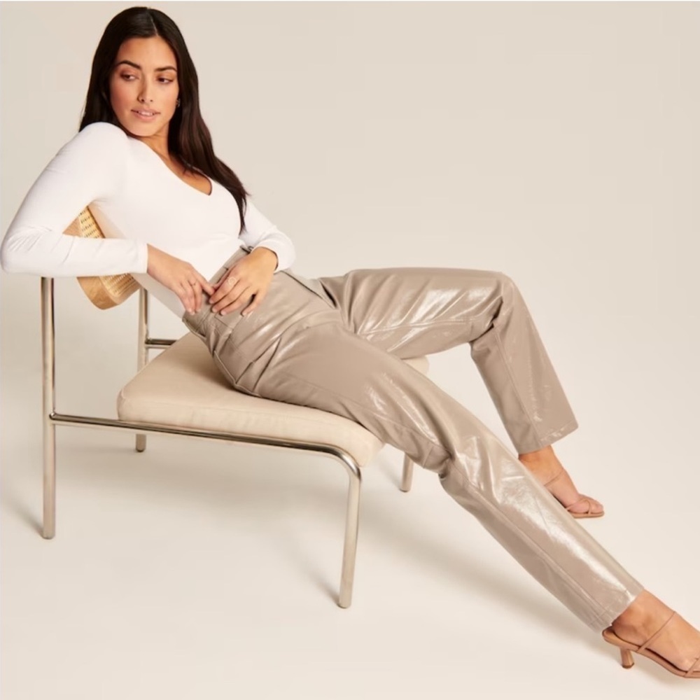 Abercrombie Curve Love Vegan Patent 90s Straight Pants in Taupe sz 31 / Sz 12